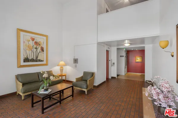 $518,000 | 4295 VÃa Arbolada, Unit 312, Los Angeles, CA 90042