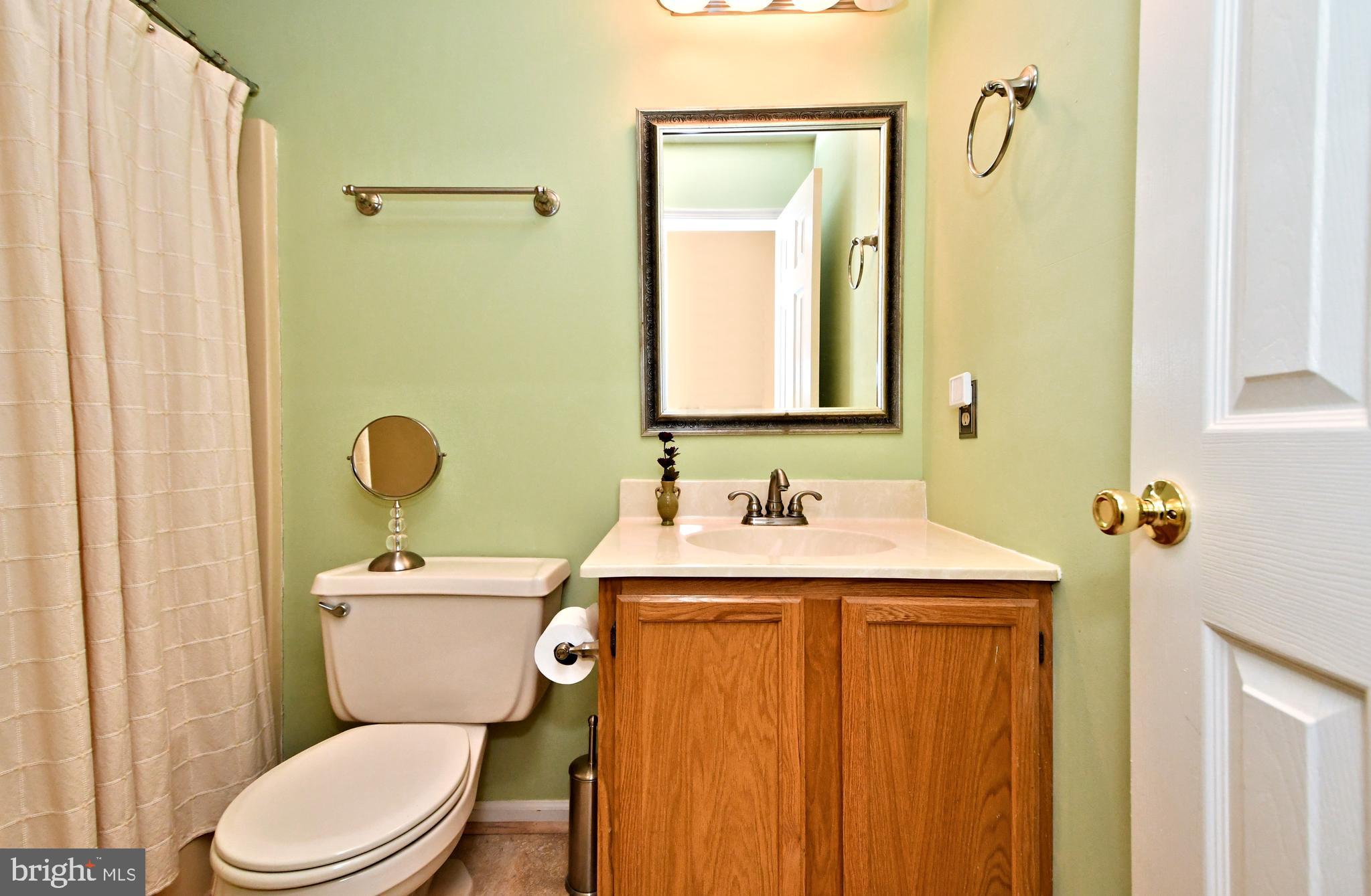 71 Ridge Run Road Sellersville, PA 18960 - Photo 28 of 40 Hall Bath