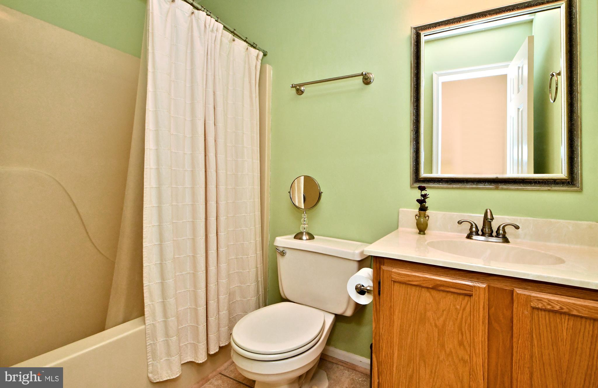 71 Ridge Run Road Sellersville, PA 18960 - Photo 29 of 40 Hall Bath