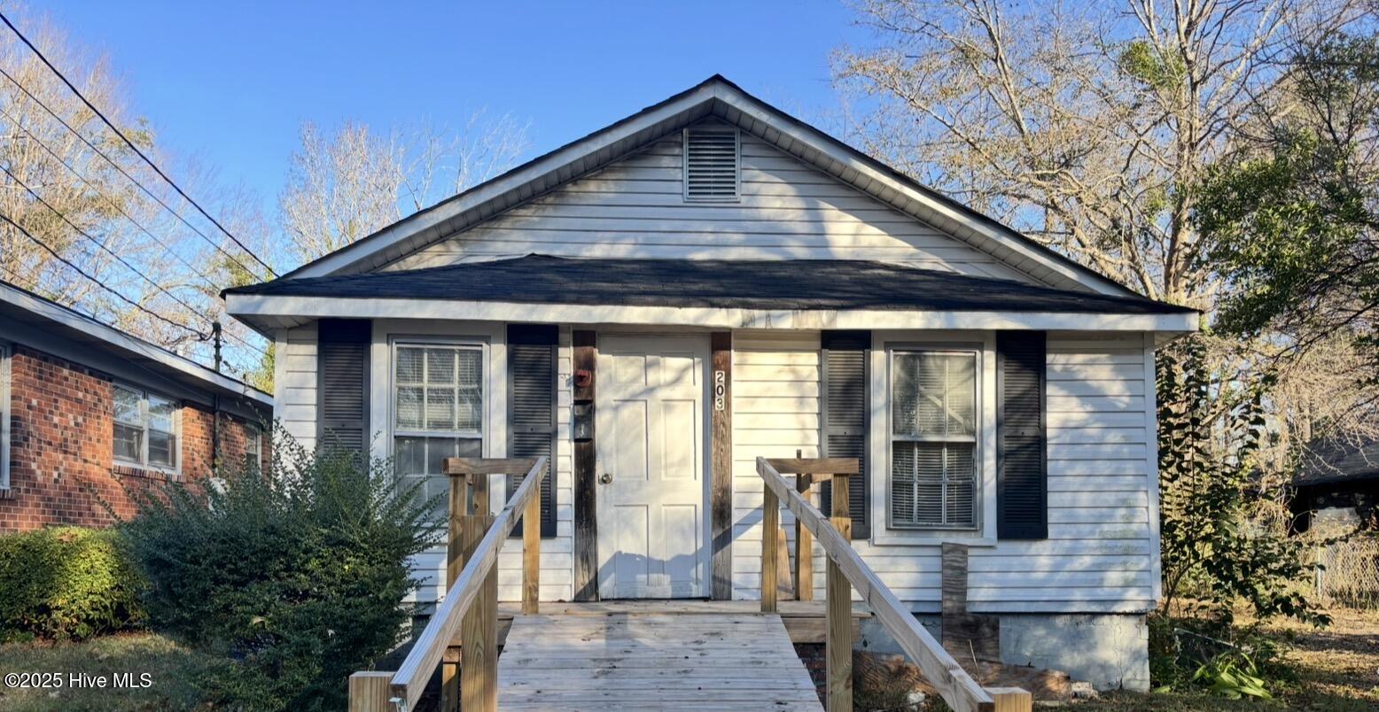 203 South Brookwood Avenue Rockingham, NC 28379 - Photo 1 of 1 IMG_6256