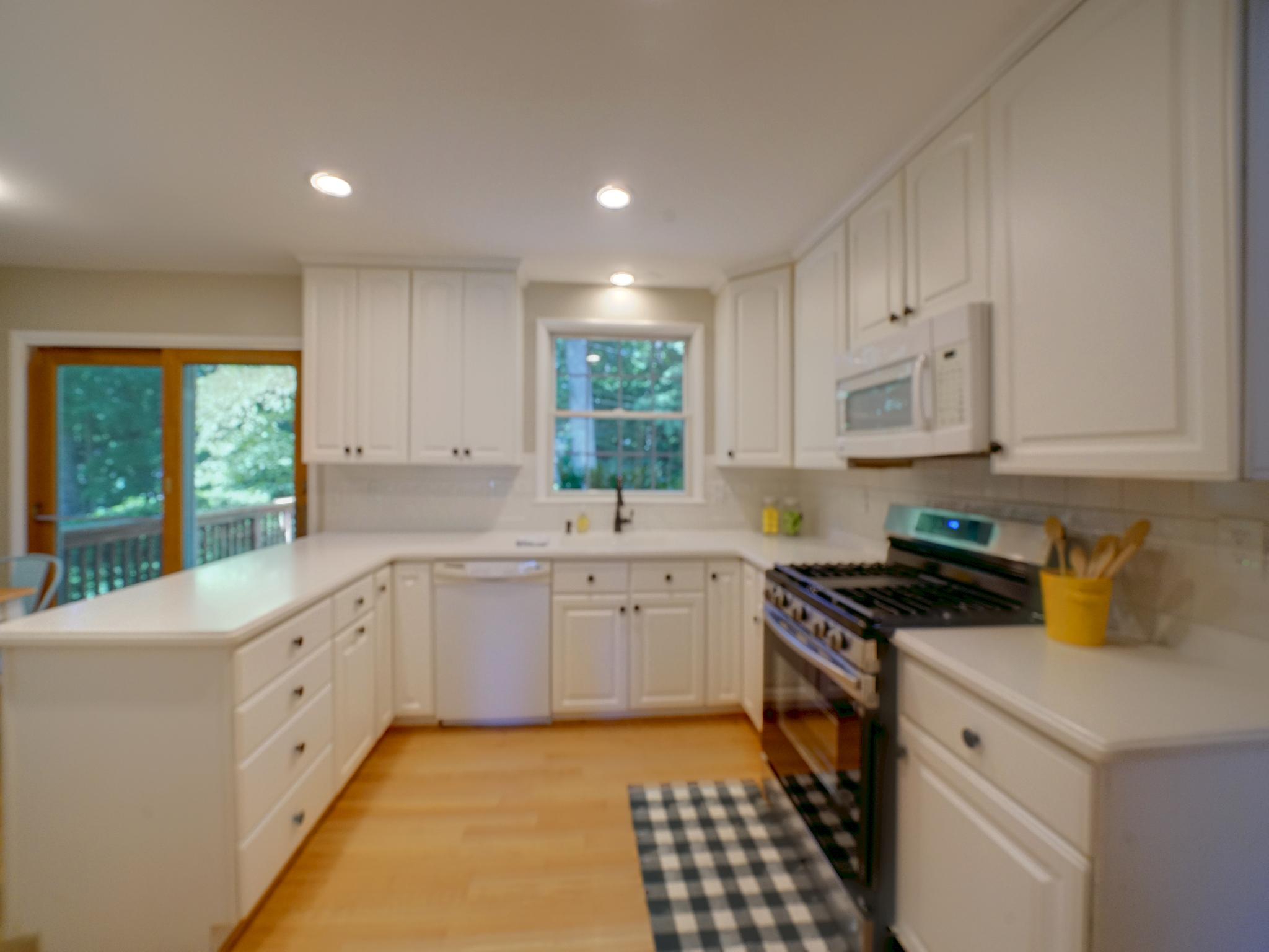 5062 Durham Road West Columbia, MD 21044 - Photo 11 of 40 Kitchen with plenty cabinet space & walk-in pantry