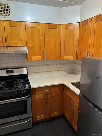 $2,450 | 42-42 Union Street, Unit 4C | Flushing