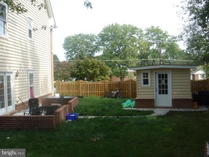 6000 Hanover Avenue Springfield, VA 22150 - Photo 3 of 13 Back yard