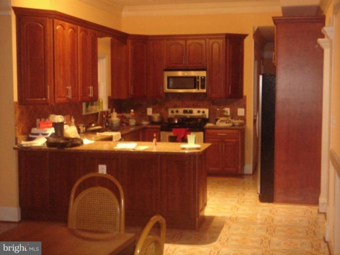 6000 Hanover Avenue Springfield, VA 22150 - Photo 5 of 13 Kitchen