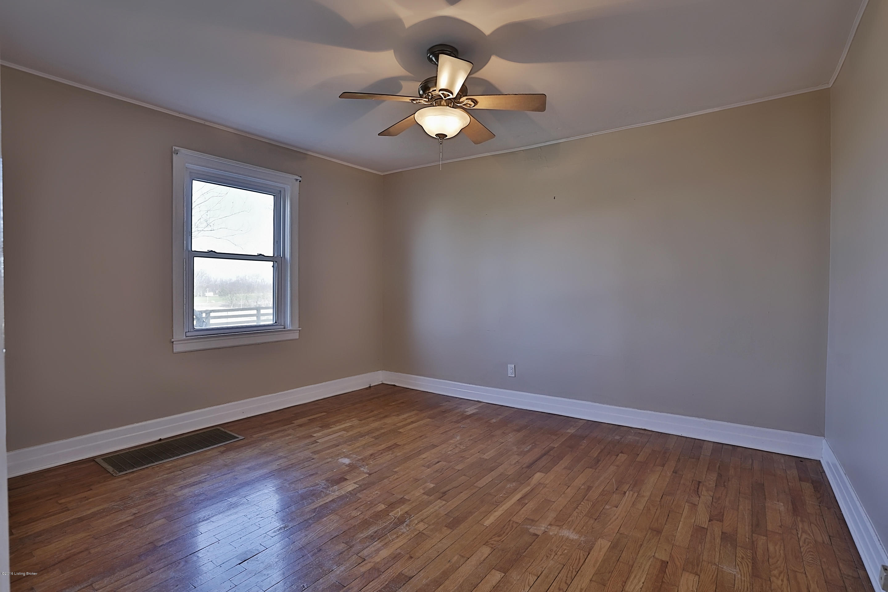 7275 Vigo Road Bagdad, KY 40003 - Photo 12 of 36 Master-Bedroom