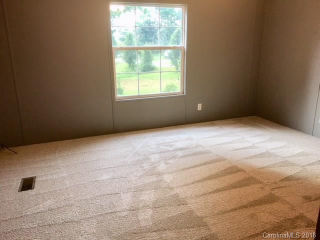 2403 Pace Road Hendersonville, NC 28792 - Photo 15 of 19
