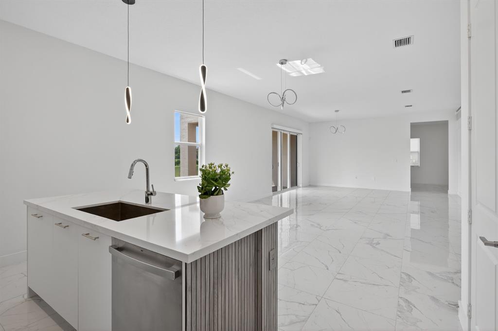 4421 Southwest 123rd Avenue Davie, FL 33330 - Photo 14 of 62