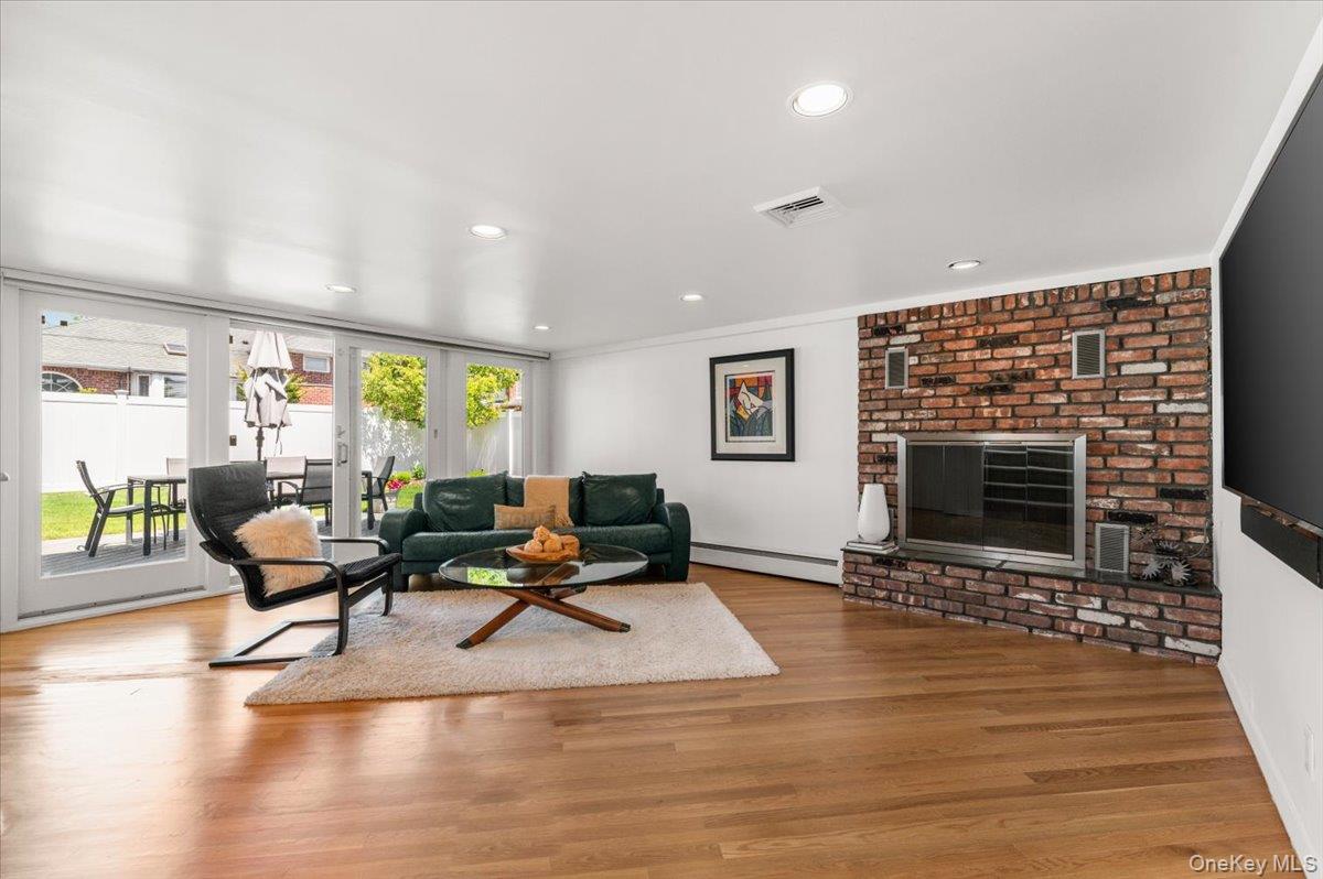 24 Mesa Road Syosset, NY 11791 - Photo 19 of 45