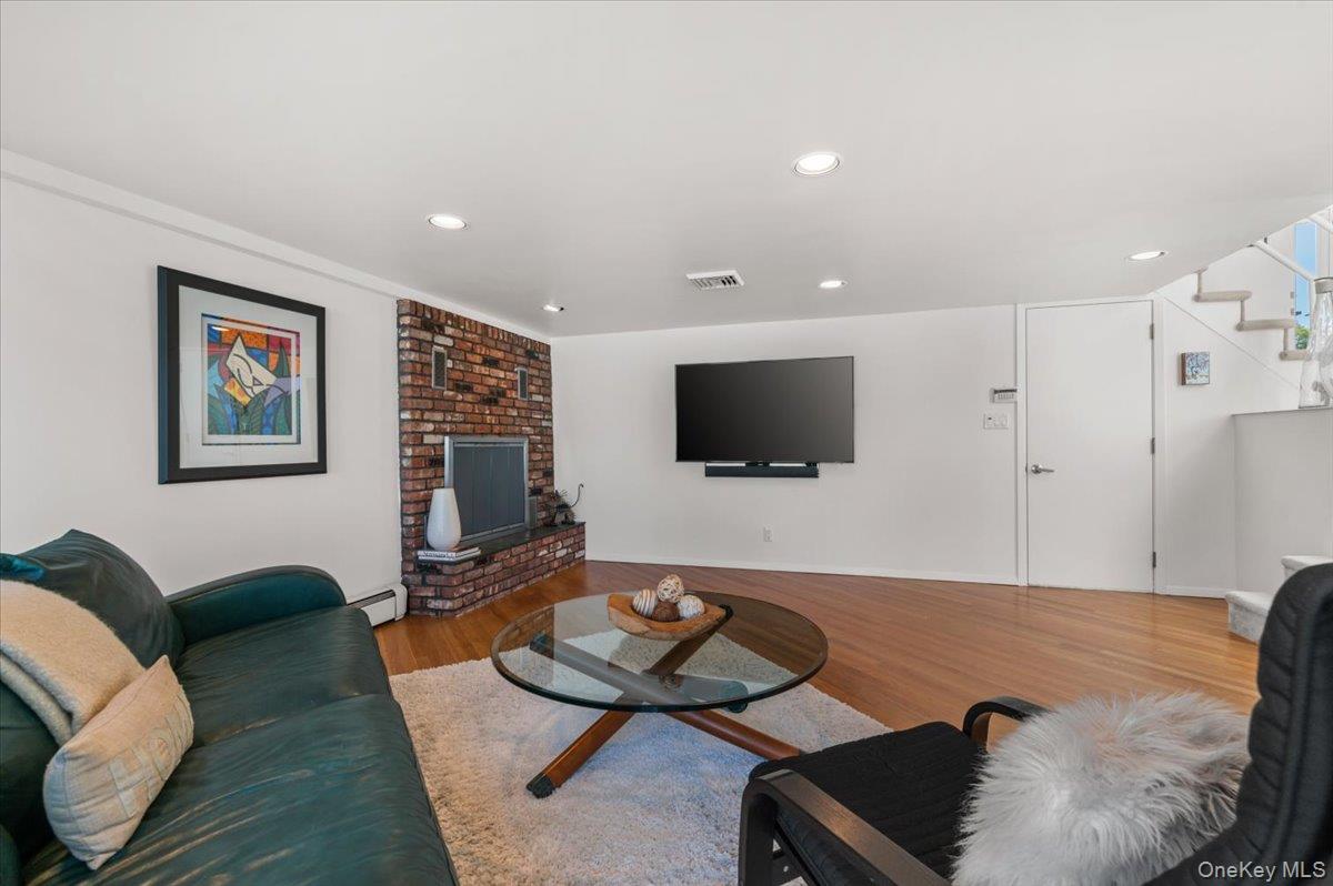 24 Mesa Road Syosset, NY 11791 - Photo 20 of 45