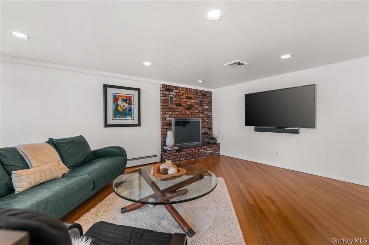24 Mesa Road Syosset, NY 11791 - Photo 22 of 45