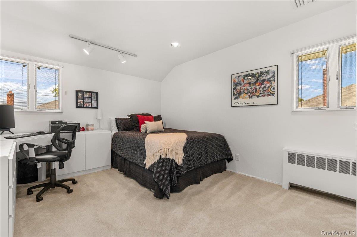 24 Mesa Road Syosset, NY 11791 - Photo 27 of 45