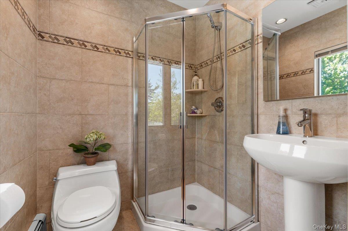 24 Mesa Road Syosset, NY 11791 - Photo 32 of 45