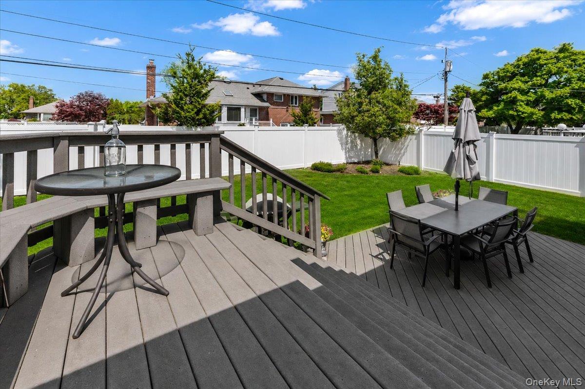 24 Mesa Road Syosset, NY 11791 - Photo 38 of 45