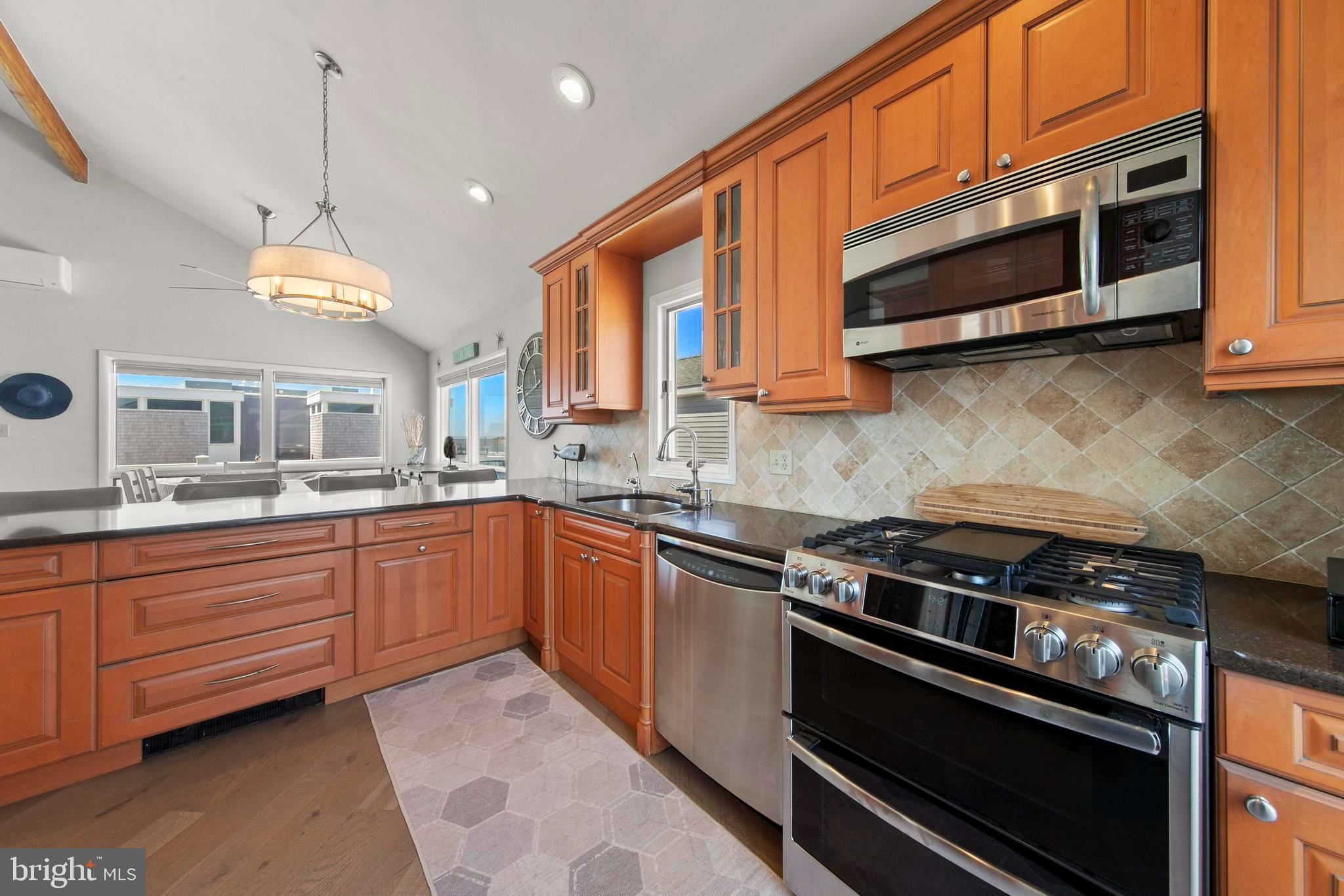 218 West 27th Street Ship Bottom, NJ 08008 - Photo 13 of 72