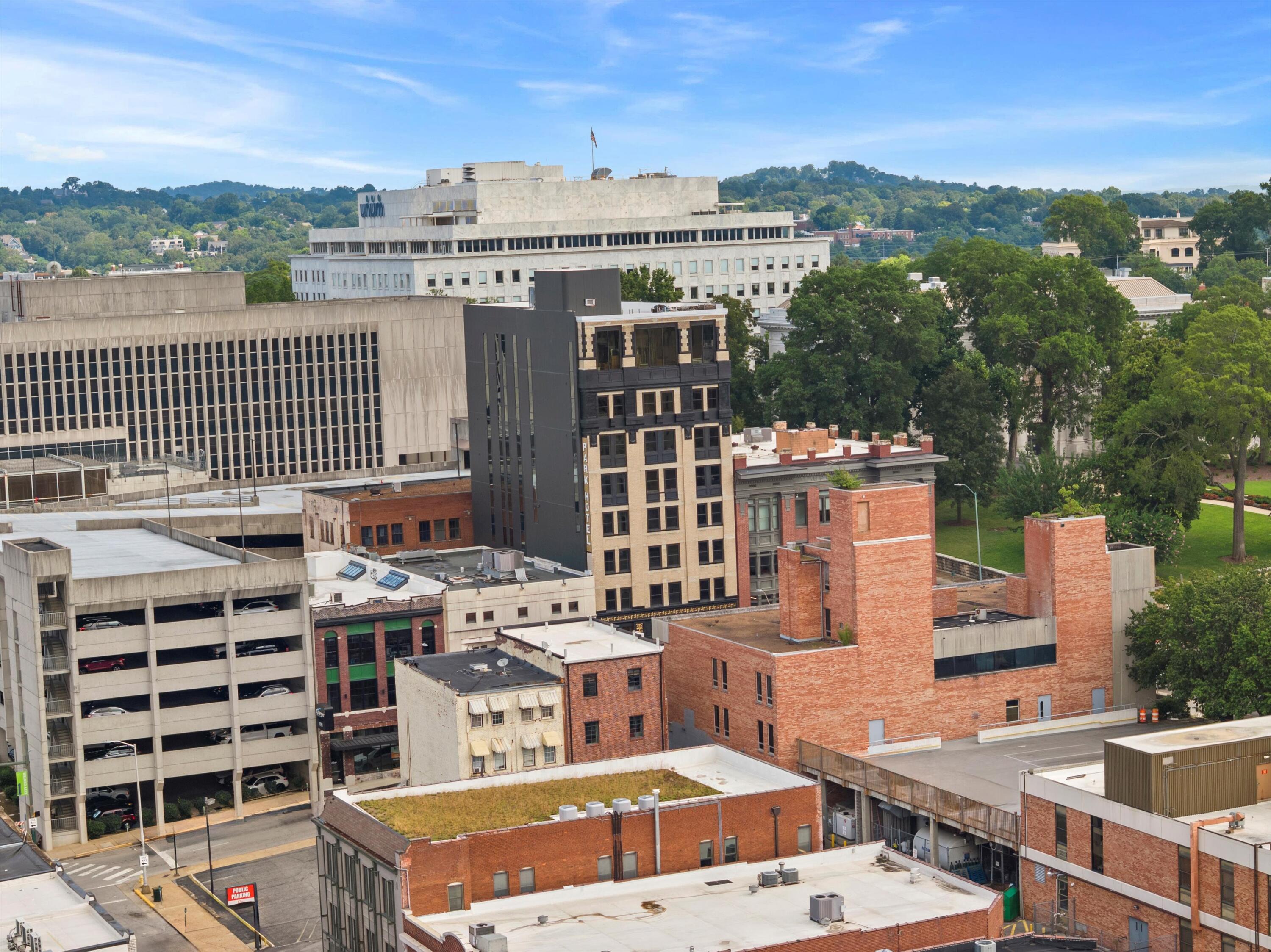 117 East 7th Street, Unit 802A Chattanooga, TN 37402 - Photo 13 of 37 04-DJI_20250807114628_0394_D
