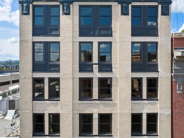 $719,000 | 117 East 7th Street, Unit 802A, Chattanooga, TN 37402