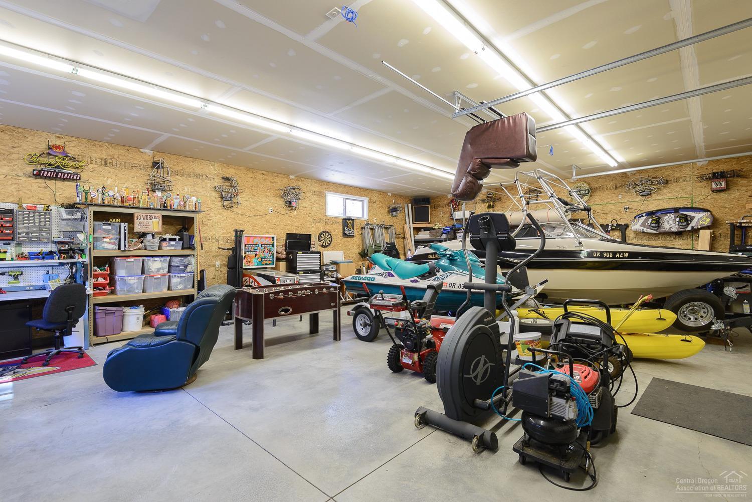 19021 Baker Road Bend, OR 97702 - Photo 19 of 25 Gallery Image 19
