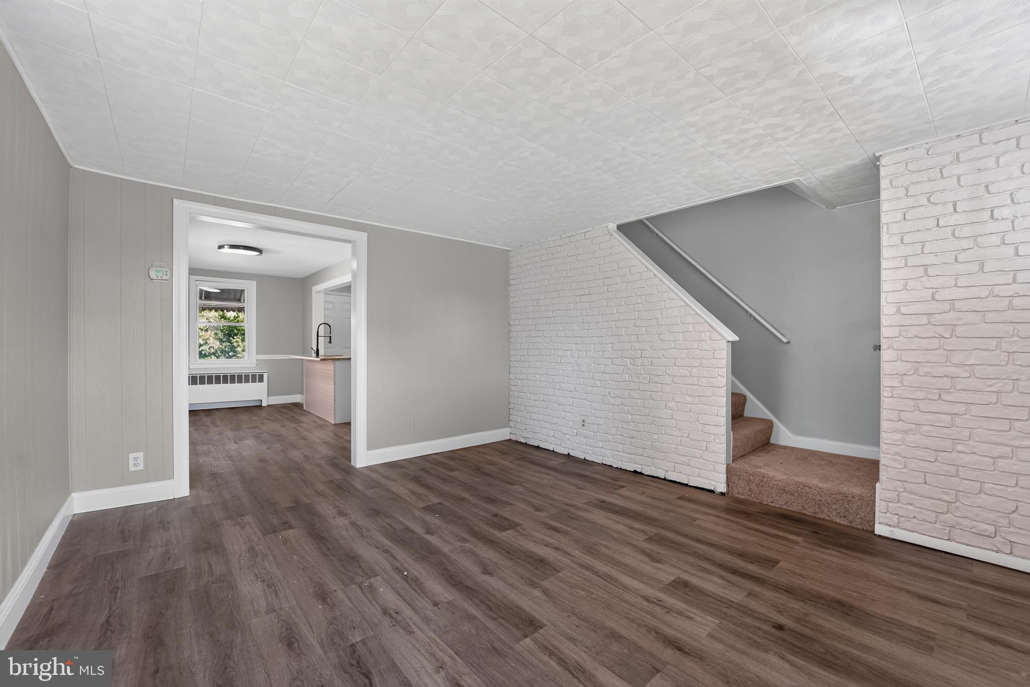 3720 Greenvale Road Baltimore, MD 21229 - Photo 2 of 28 Gallery Image 2