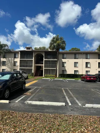 $2,200 | 208 Foxtail Drive, Unit C2, Greenacres, FL 33415