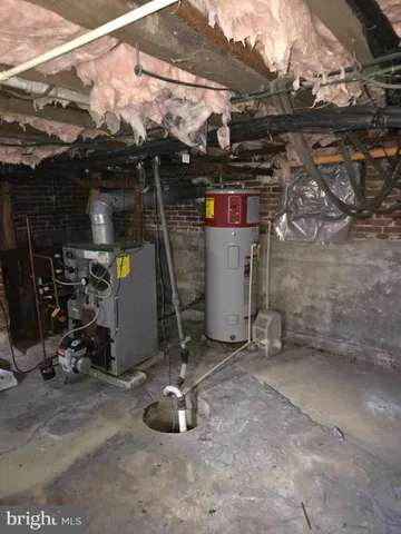 an empty room with closet area