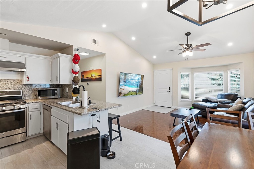 12660 Briarglen Loop, Unit H Stanton, CA 90680 - Photo 4 of 32