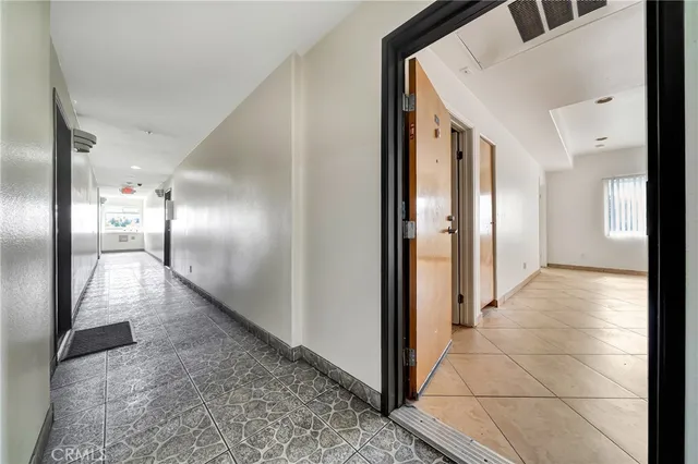 $1,870 | 316 South New Hampshire Avenue, Unit 302, Los Angeles, CA 90020