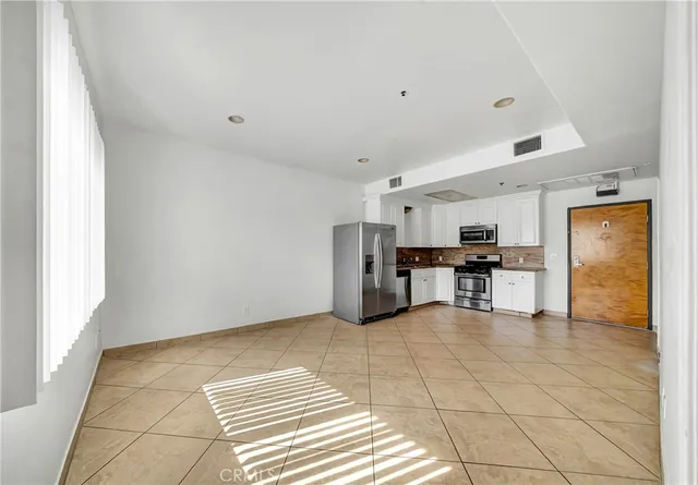 $1,870 | 316 South New Hampshire Avenue, Unit 302, Los Angeles, CA 90020