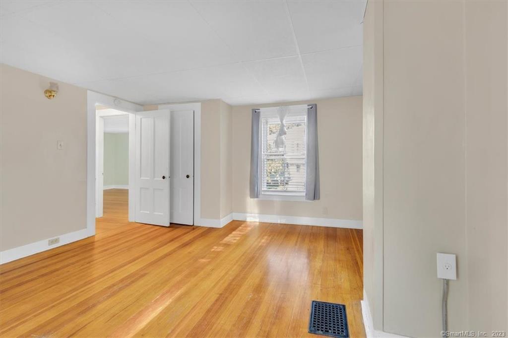 56 Winter Street Manchester, CT 06040 - Photo 22 of 36