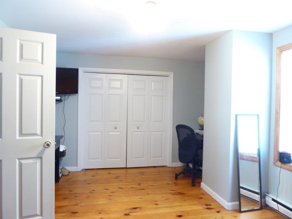 440 North Raymond Road Poland, ME 04274 - Photo 22 of 34 Sitting desk area