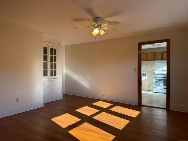 $2,050 | 461 Howard Avenue, Unit 3, New Haven, CT 06519