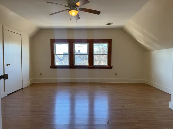 $2,050 | 461 Howard Avenue, Unit 3, New Haven, CT 06519