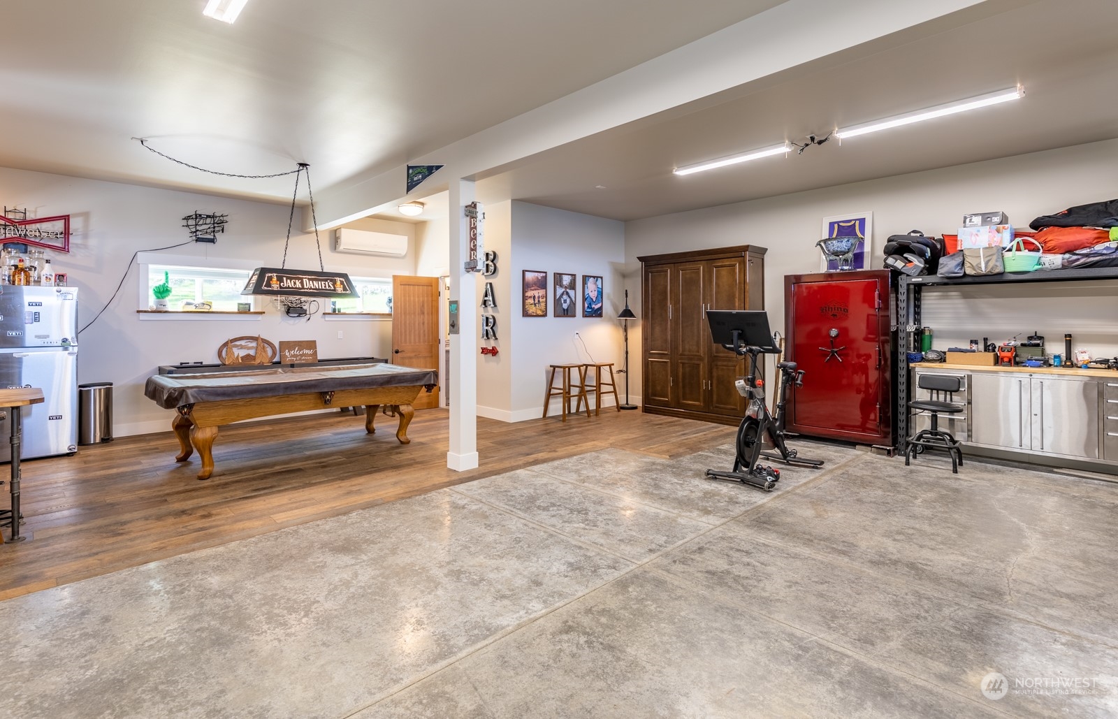 685 Misty Ridge Road Port Townsend, WA 98368 - Photo 35 of 39 a room with furniture and air hockey table