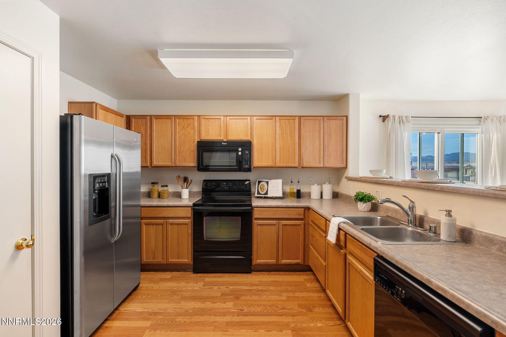 8821 Sunset Breeze Drive Reno, NV 89506 - Photo 14 of 35 19-web-or-mls-DSC02142