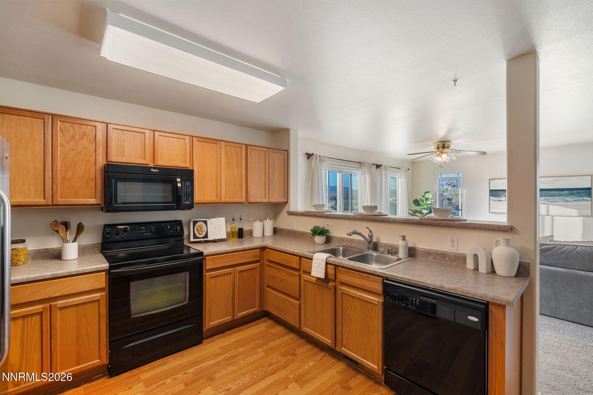 8821 Sunset Breeze Drive Reno, NV 89506 - Photo 15 of 35 20-web-or-mls-DSC02132