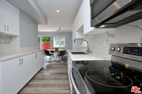 $749,000 | 2345 Roscomare Road, Unit 205, Los Angeles, CA 90077