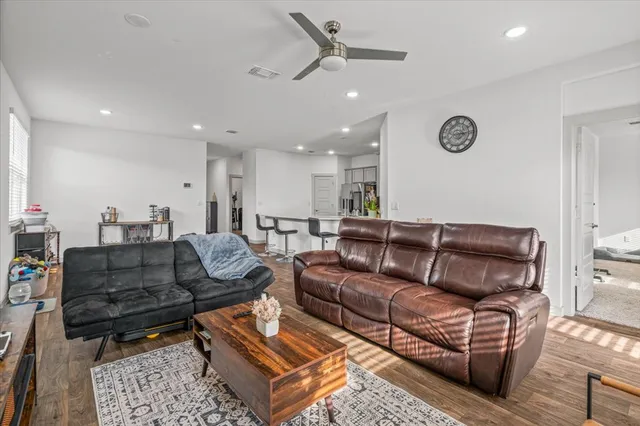 $2,250 | 3001 Egan Drive, Pflugerville, TX 78660