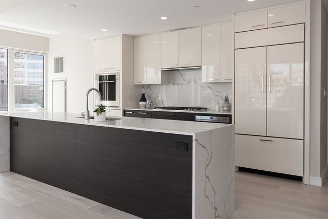 $2,600,000 | 110 Broad Street, Unit 404, Boston, MA 02110