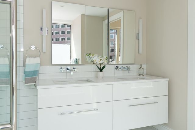 $2,600,000 | 110 Broad Street, Unit 404, Boston, MA 02110