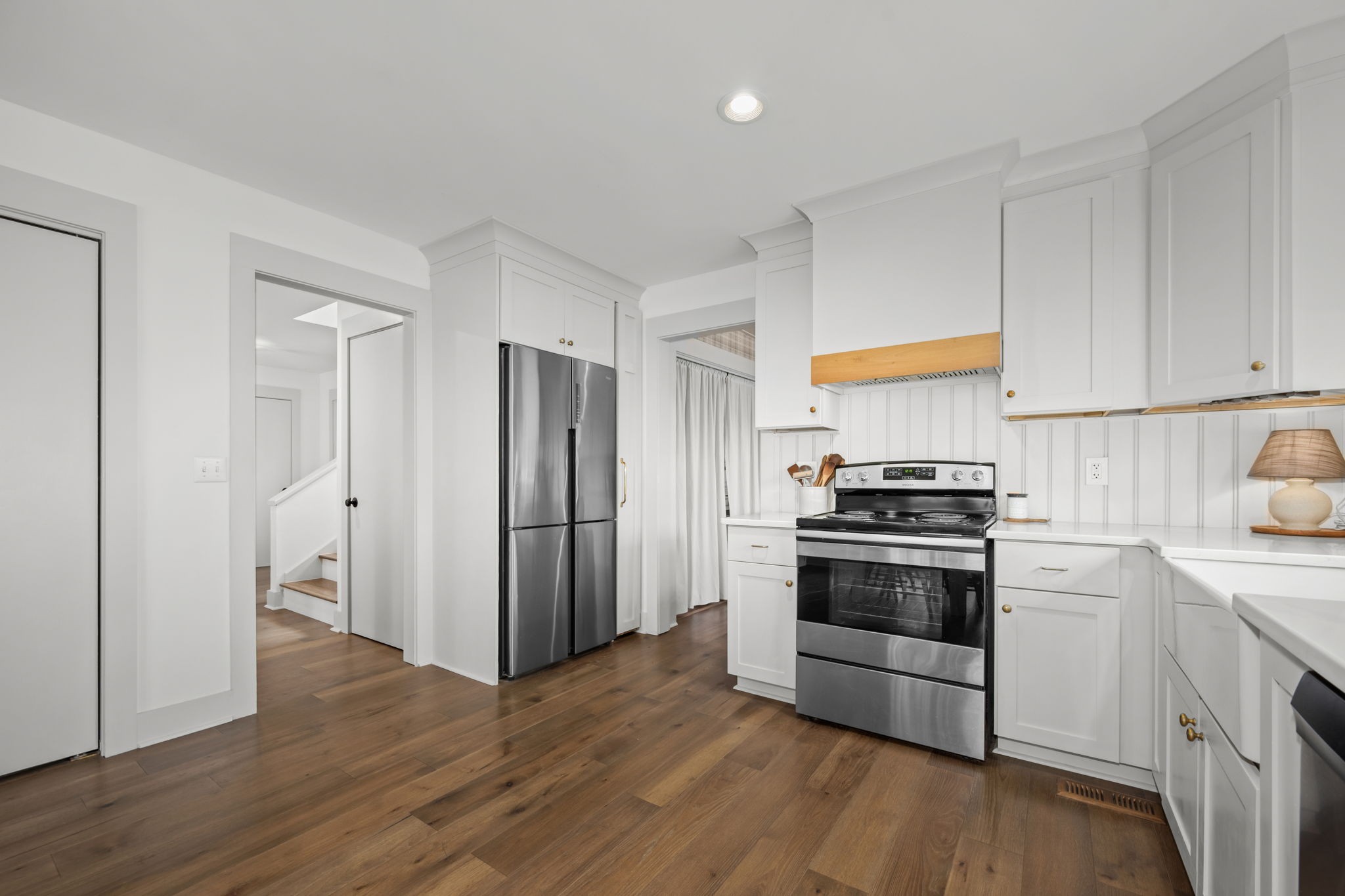 268 Davis Road Wartrace, TN 37183 - Photo 3 of 74 a kitchen with a stove a refrigerator and a sink