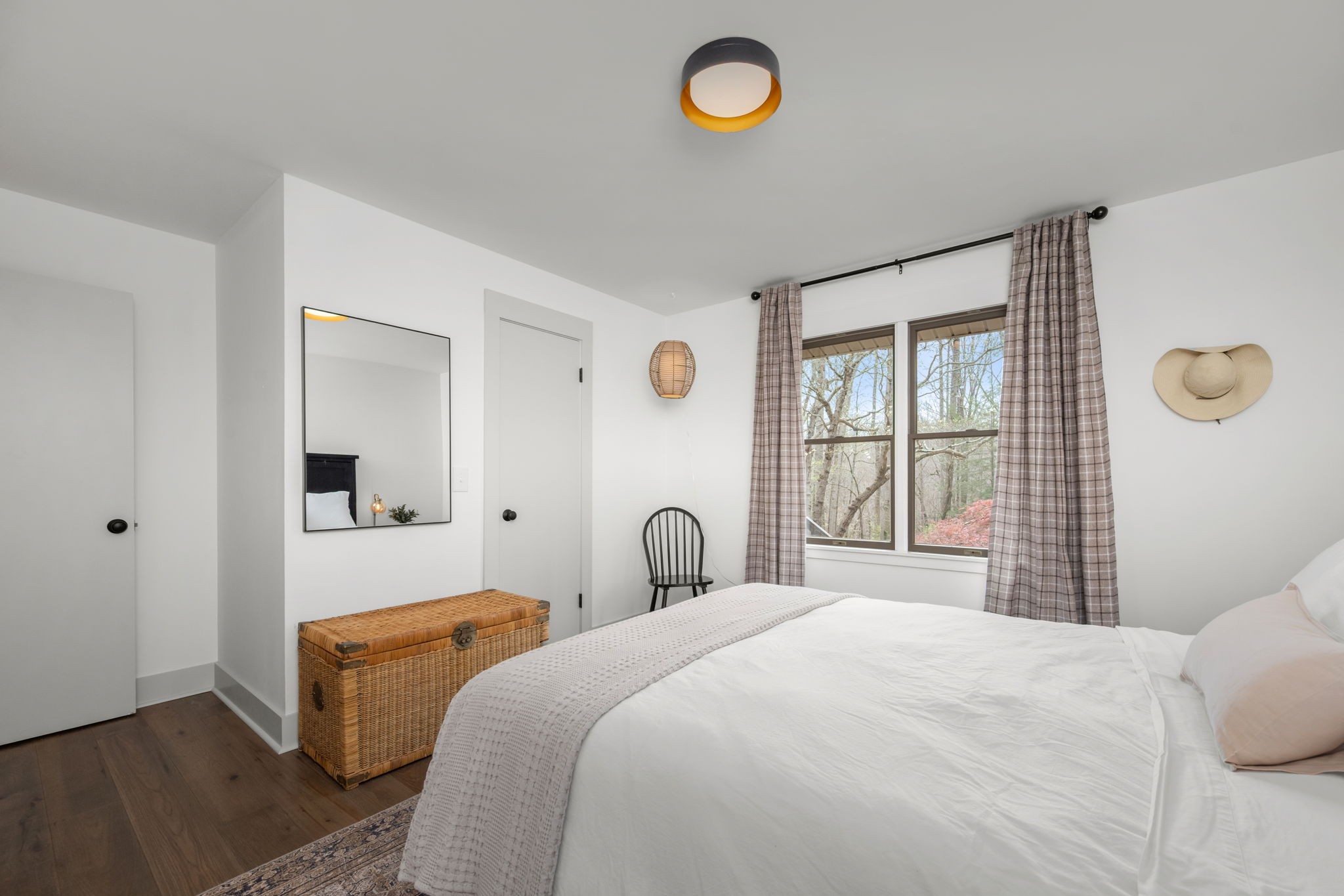 268 Davis Road Wartrace, TN 37183 - Photo 39 of 74 a bedroom with two beds and a large window