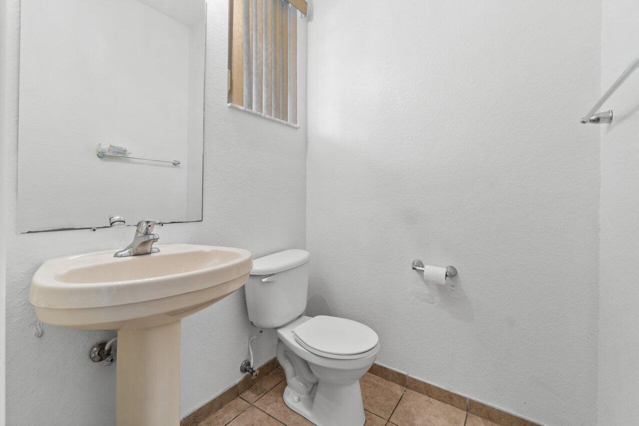 1201 Abaco Lane Riviera Beach, FL 33404 - Photo 17 of 36 014-1201AbacoLane-RivieraBeach-FL-33404-