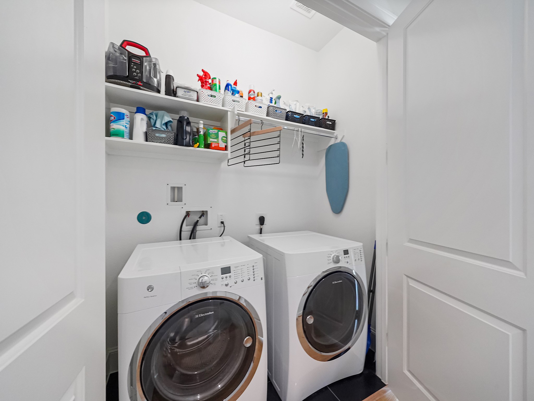 3411 Timbergrove Heights Street Houston, TX 77008 - Photo 29 of 33 a view of washer and dryer in a utility room