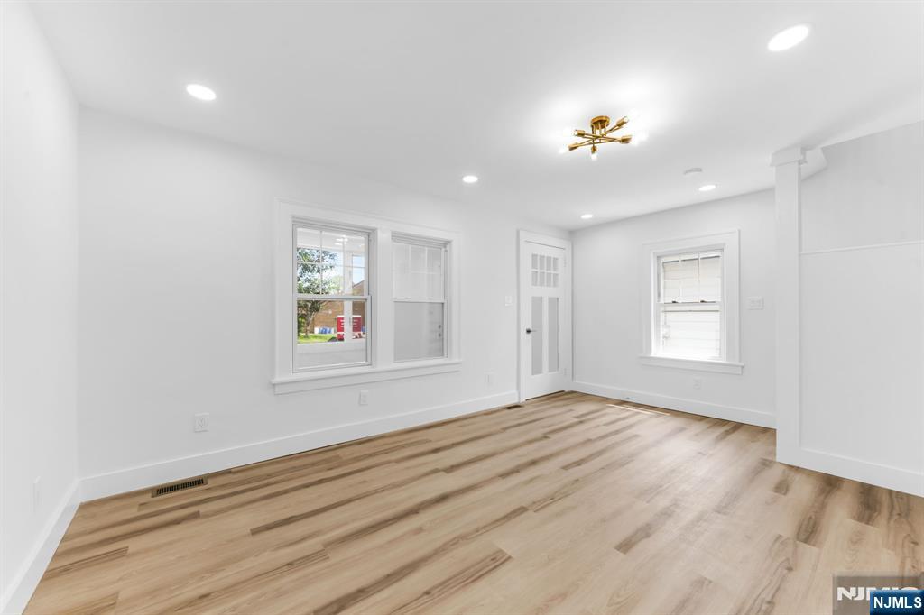 21 Morris Road Clifton, NJ 07012 - Photo 7 of 36