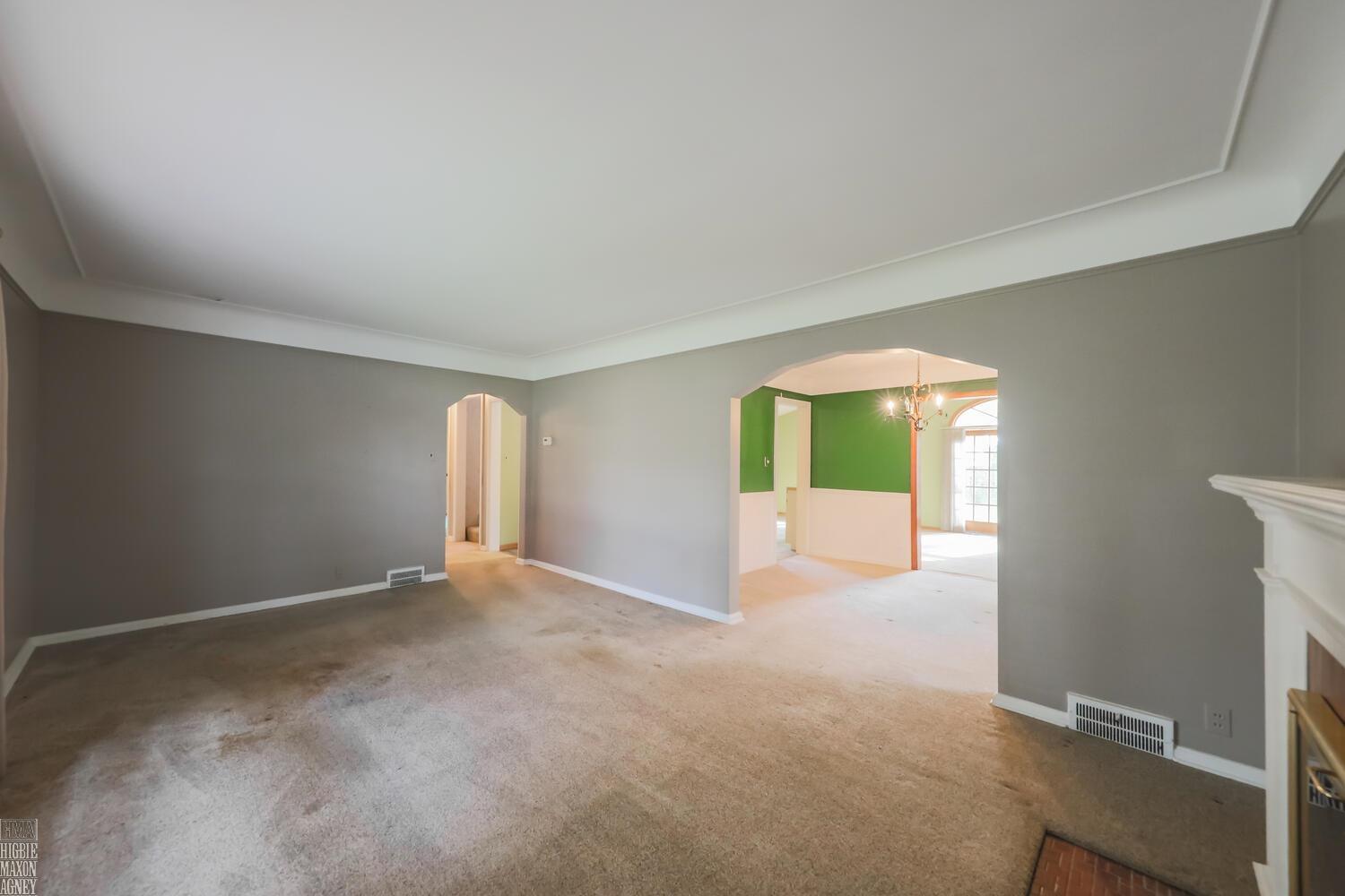 1341 Hawthorne Road Grosse Pointe, MI 48236 - Photo 6 of 26 50199153-5B67A0FC-C4C3-4E41-BFD0-DC6F3DC72D90.JPG