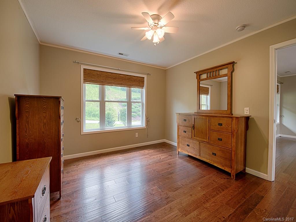 284 Barefoot Ridge Clyde, NC 28721 - Photo 14 of 20
