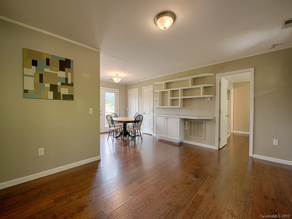 284 Barefoot Ridge Clyde, NC 28721 - Photo 6 of 20