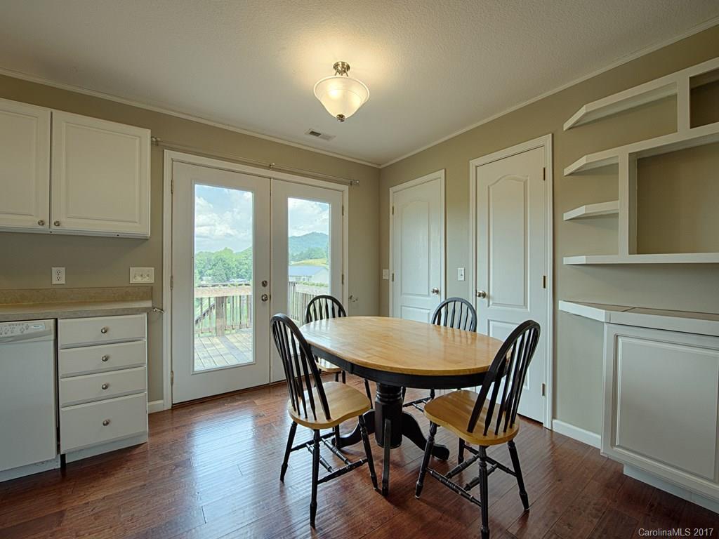 284 Barefoot Ridge Clyde, NC 28721 - Photo 8 of 20