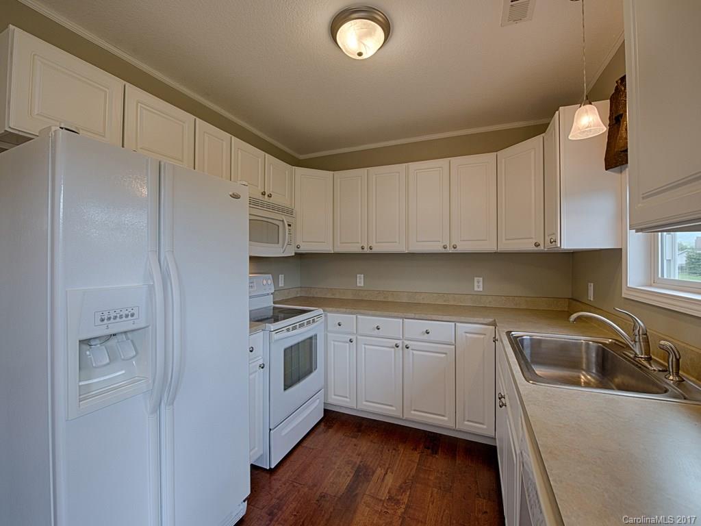 284 Barefoot Ridge Clyde, NC 28721 - Photo 10 of 20