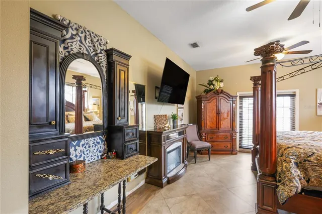 $560,000 | 2408 51st St Boulevard East, Bradenton, FL 34208