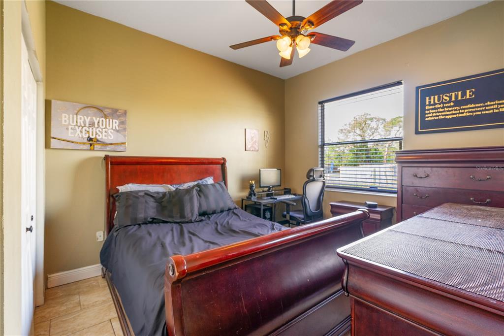 2408 51st St Boulevard East Bradenton, FL 34208 - Photo 34 of 46